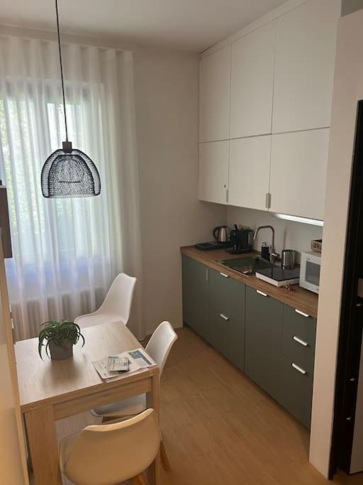 Domus Campo De Fiori Apartment