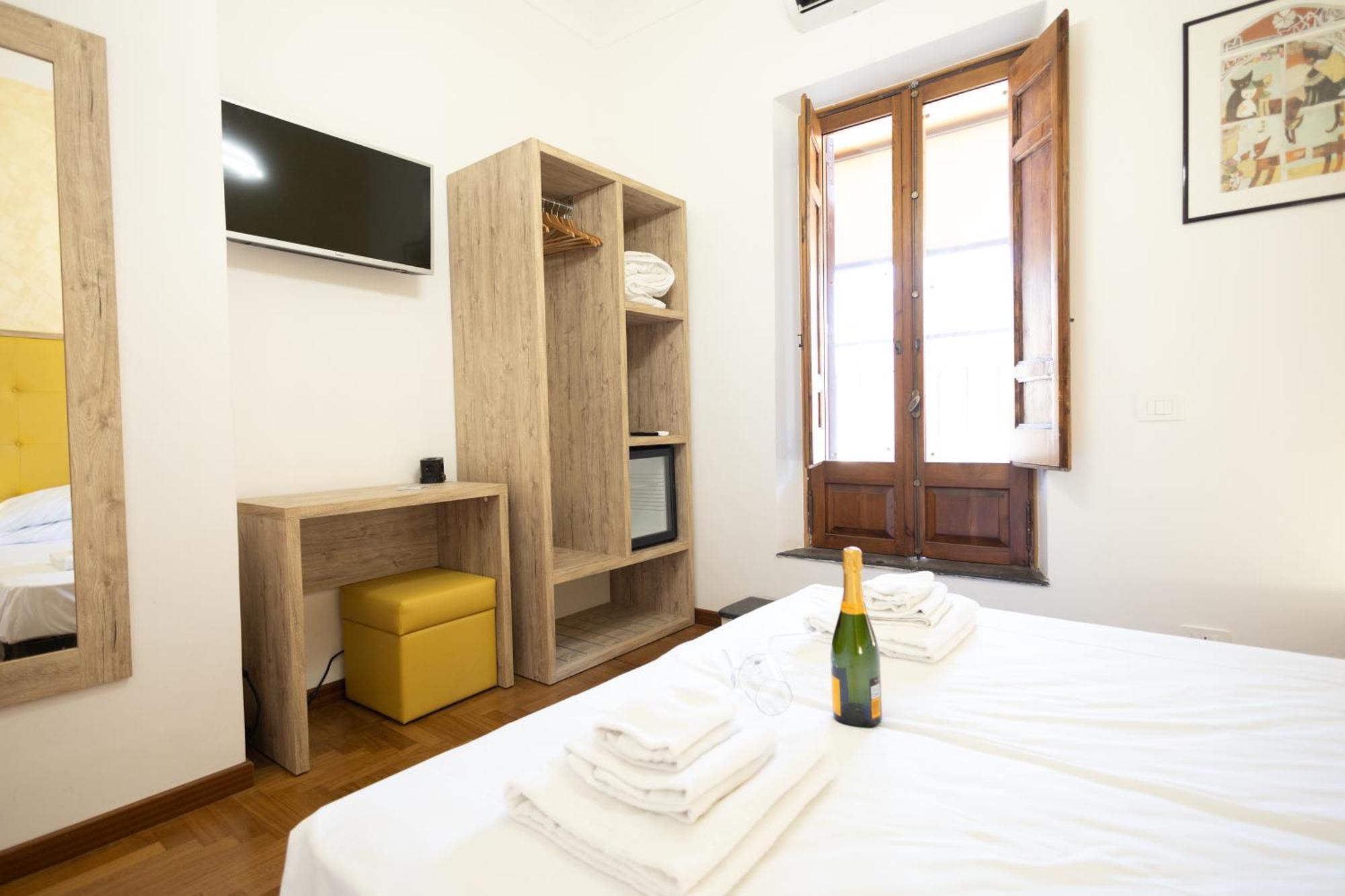 Romerooms Condotti Guest house *