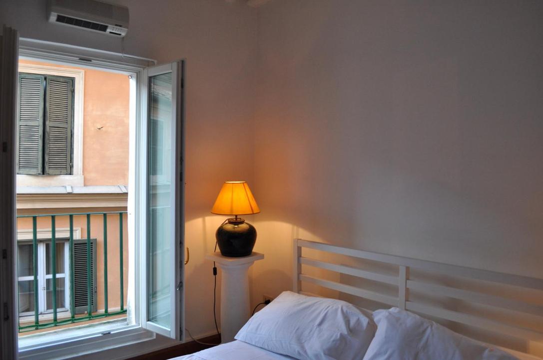 Pantheon Apartment