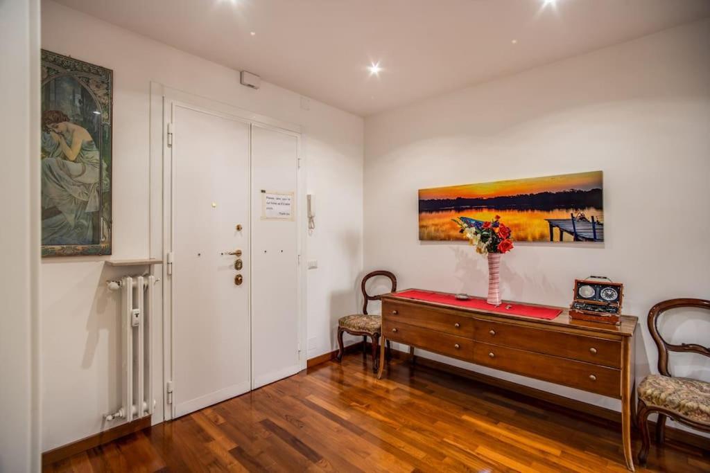 Homely - Spacious In Gianicolo District Apartamento