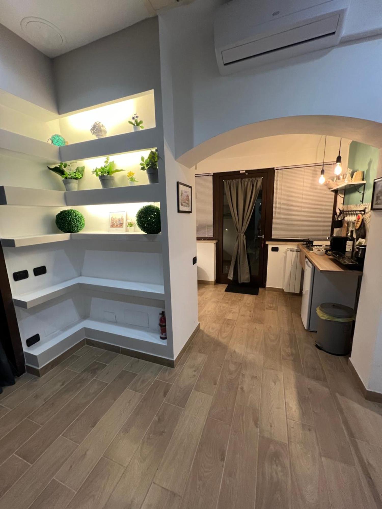 Rea Silvia Intero Indipendente Roma