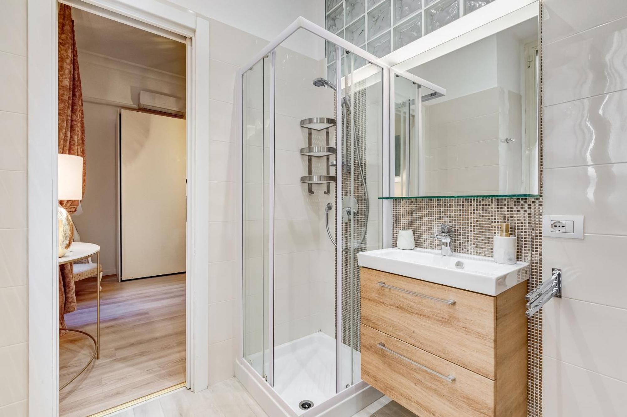 New Vatican 10 Pax Big - Romedreamhome Apartment