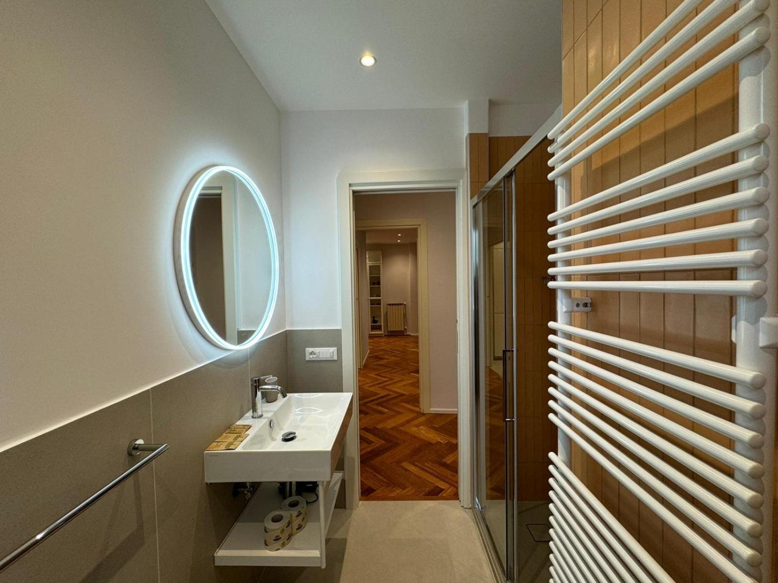 Refined Retreat In Renovated P R A T I Gem * Roma