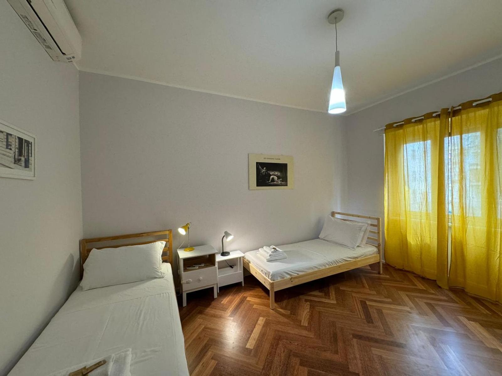 Refined Retreat In Renovated P R A T I Gem Apartamento *