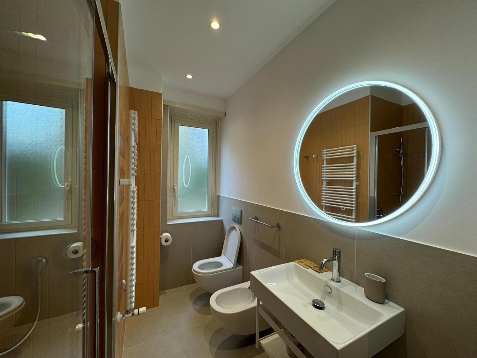 Refined Retreat In Renovated P R A T I Gem * Roma