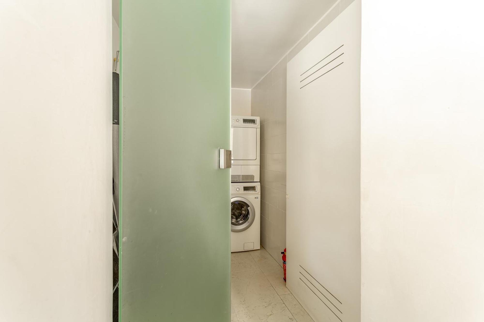 Iflat Pantheon Elegant 3-bedroom Apartment Rom