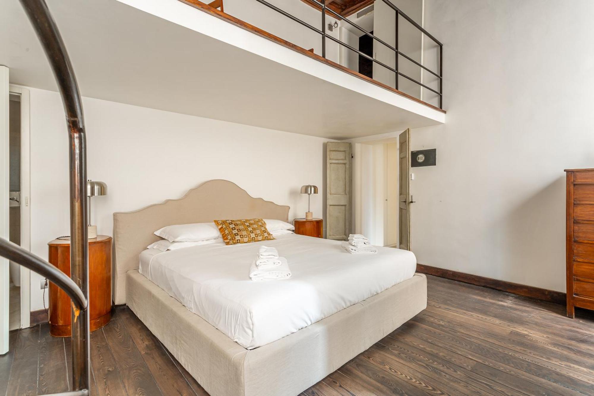 Iflat Pantheon Elegant 3-bedroom Roma