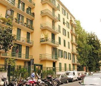 Lucky House Hotell