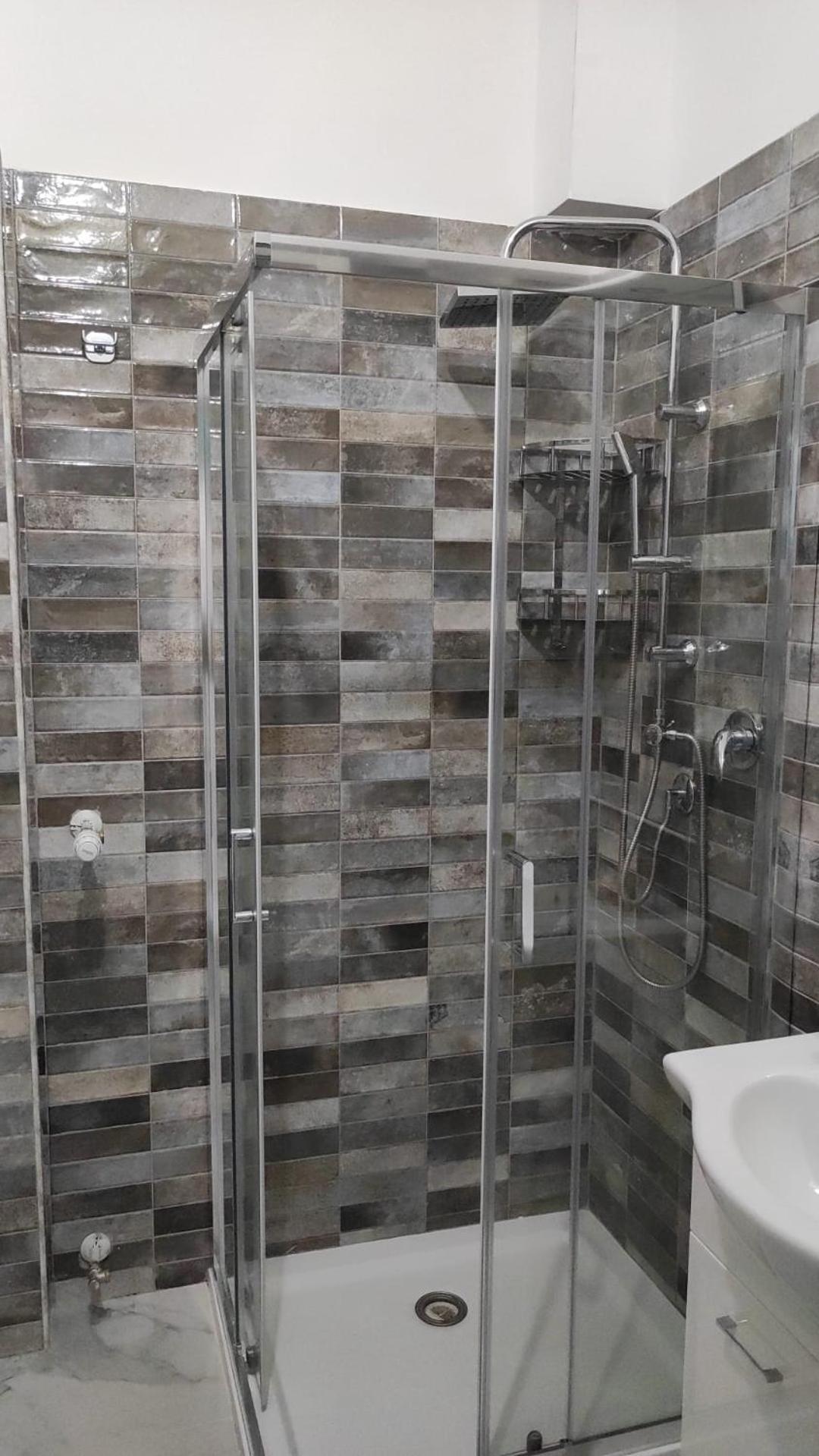 An &lo-luxury - Metro Teano Gasthof Rom