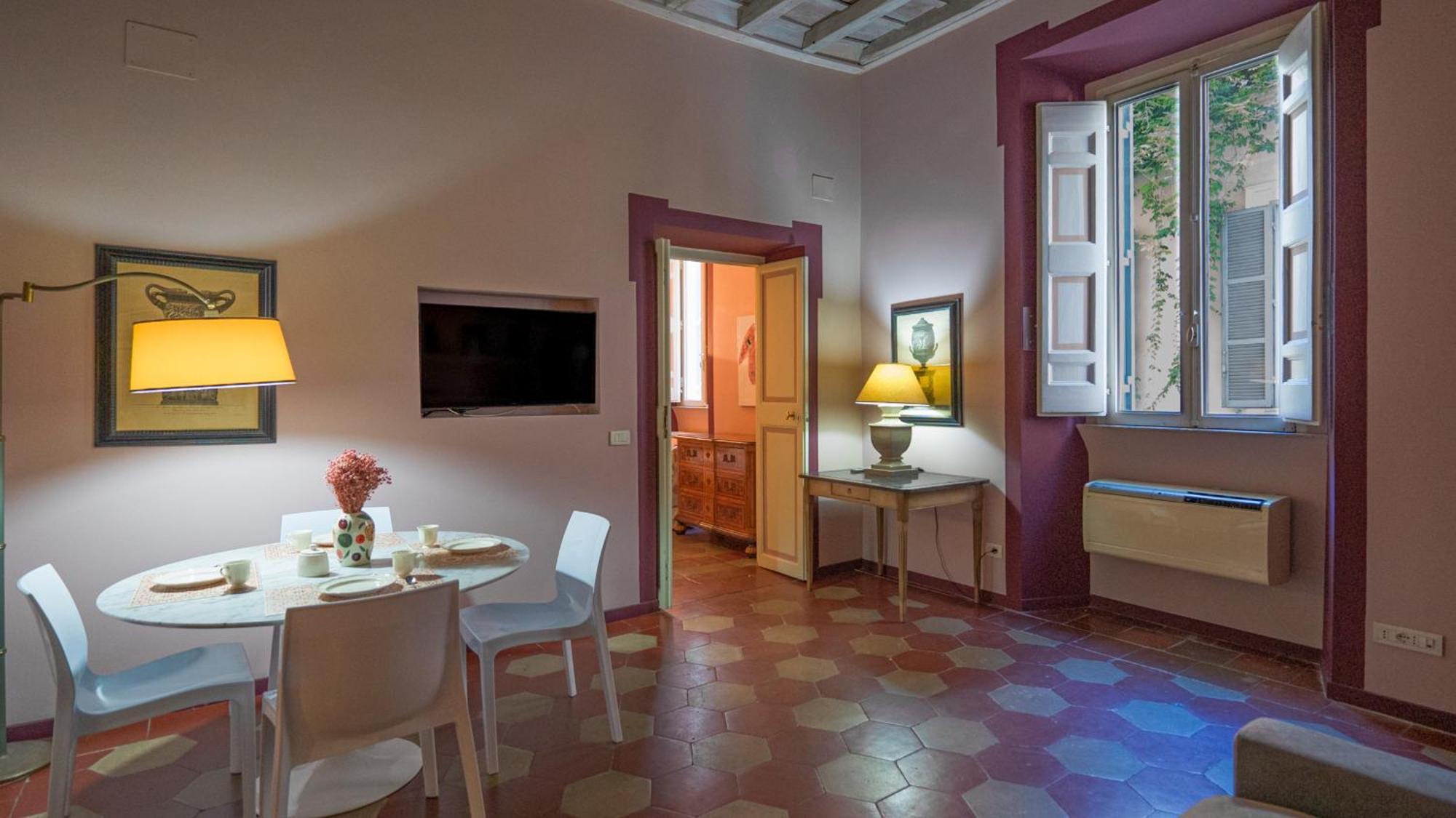 Campo De' Fiori Pinky House
