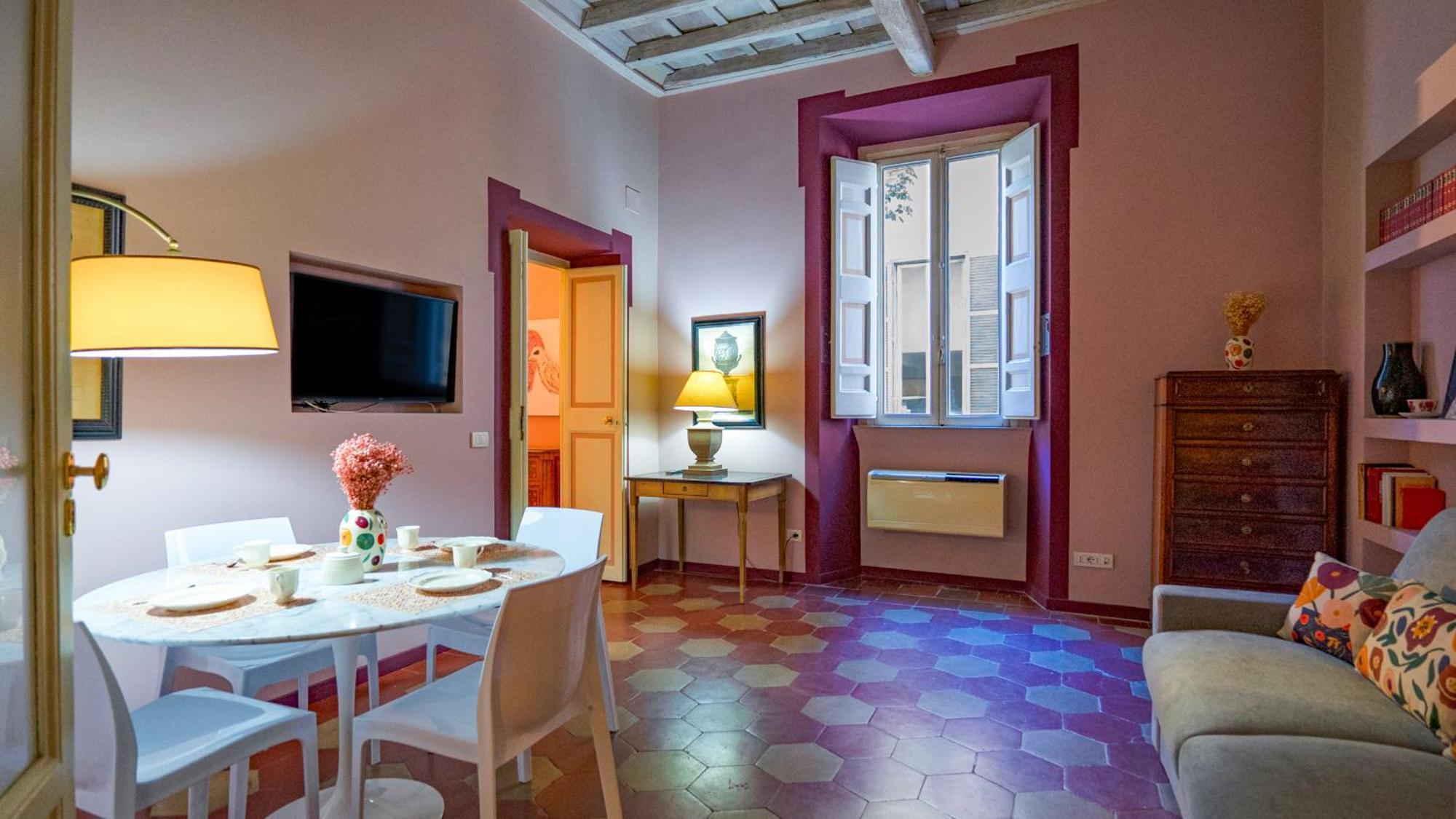 Appartamento Campo De' Fiori Pinky House