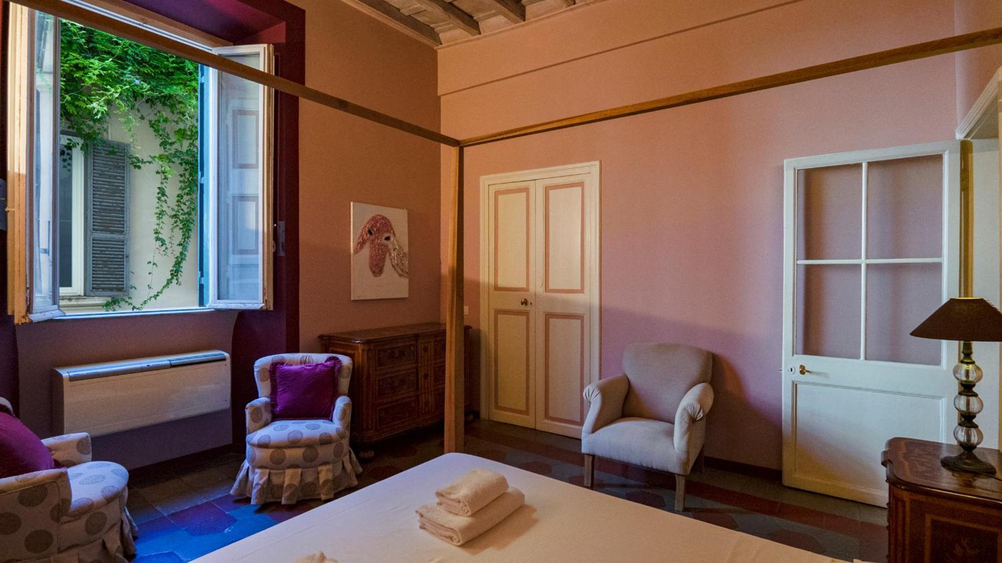 Appartamento Campo De' Fiori Pinky House