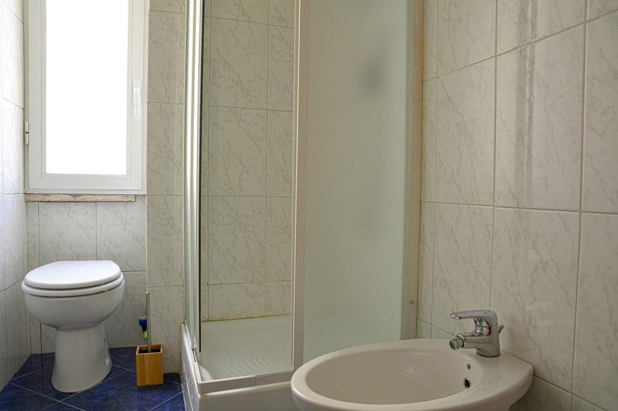 Gemelli Holidays -2 Easy Lofts, Groundfloor With Courtyard, Mezzanine Bedroom, Baby & Pet Friendly, Near Monte Mario Station Connecting To Center In 20 Minutes, 2 Steps From Bus, Groceries, Restaurants, Park, Cycle Path - Warm Guest Care In 4 Languag Leilighet *