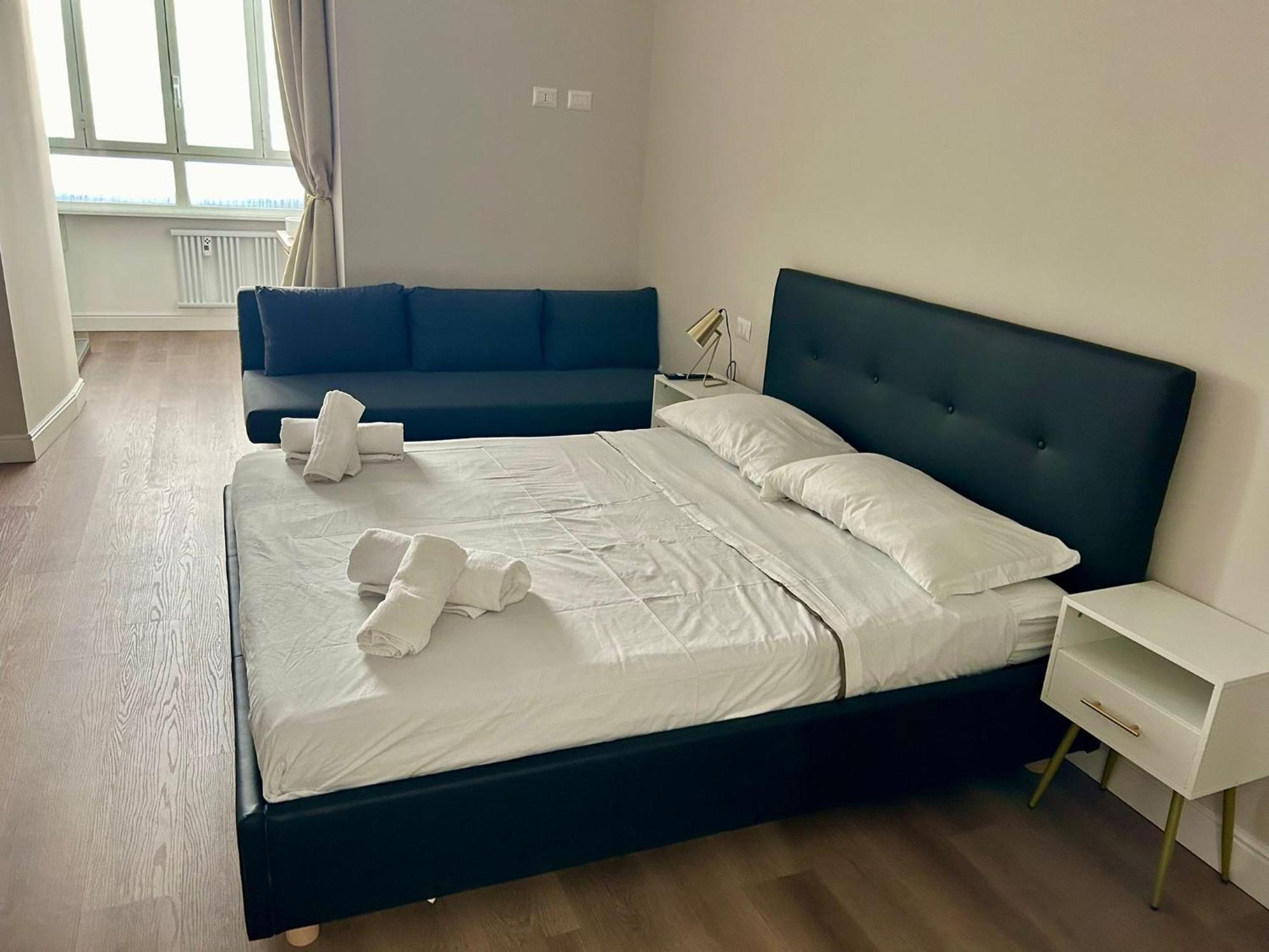 Guest house Principal *