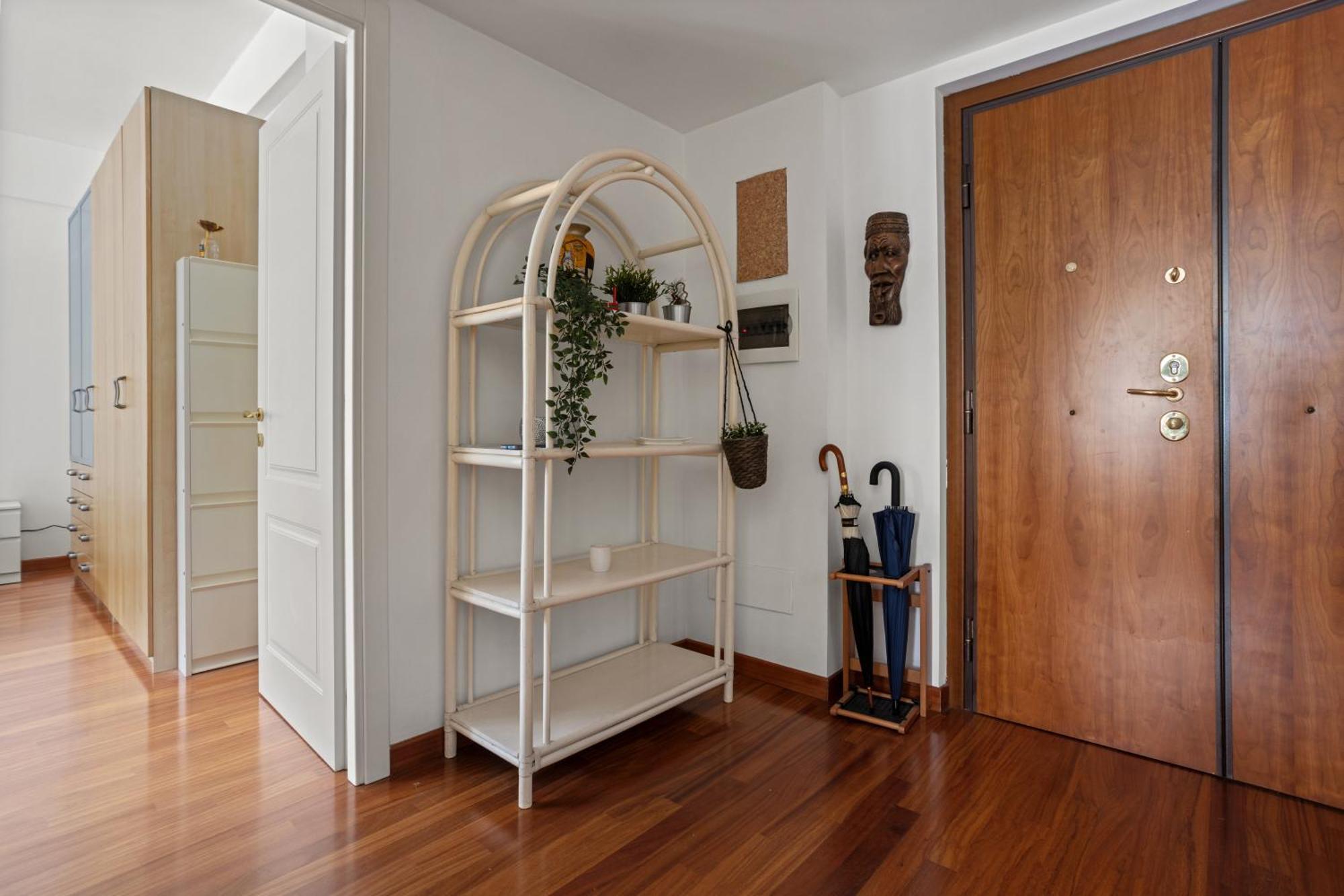 543 Appia Avenue - Metro A * Roma
