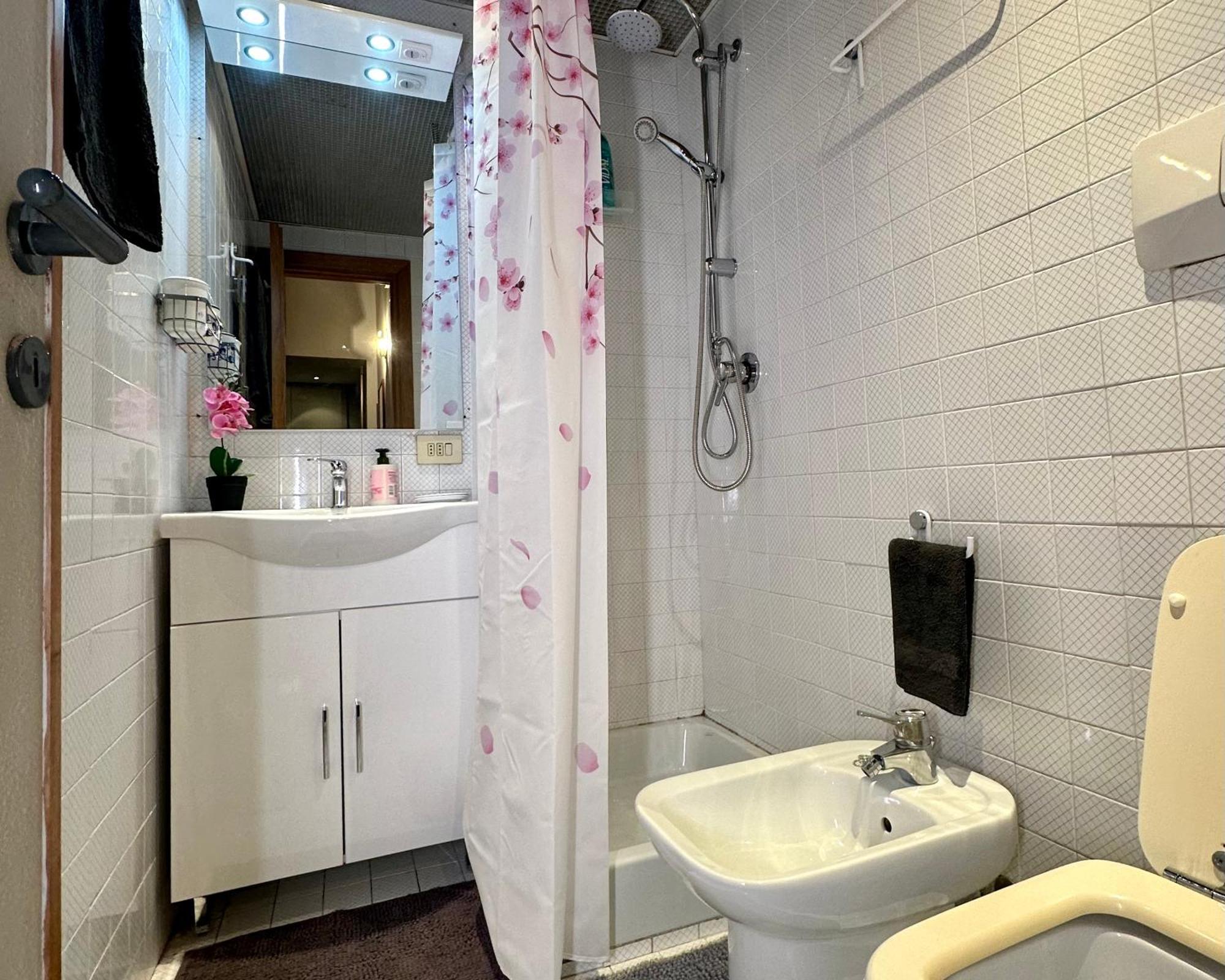 Apartment La Casa Di Bubi - 3 Minuti A Piedi Metro Libia Rom