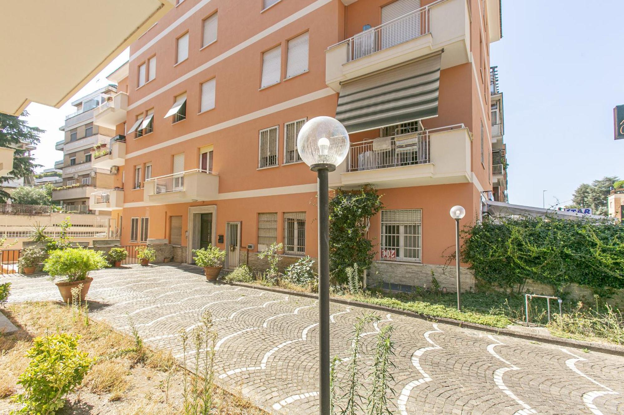 Apartamento Moderno Vicino La Metropolitana A Cornelia