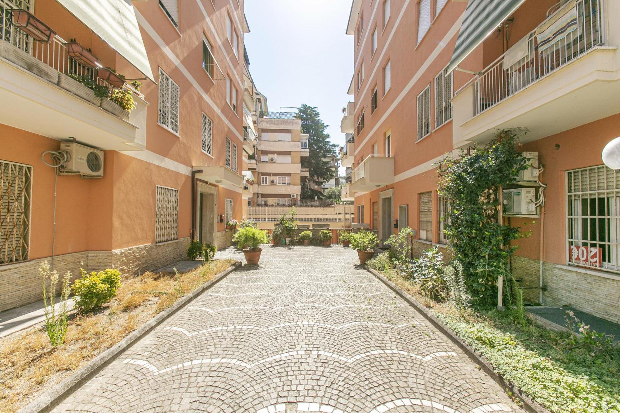 Moderno Vicino La Metropolitana A Cornelia Apartamento Roma