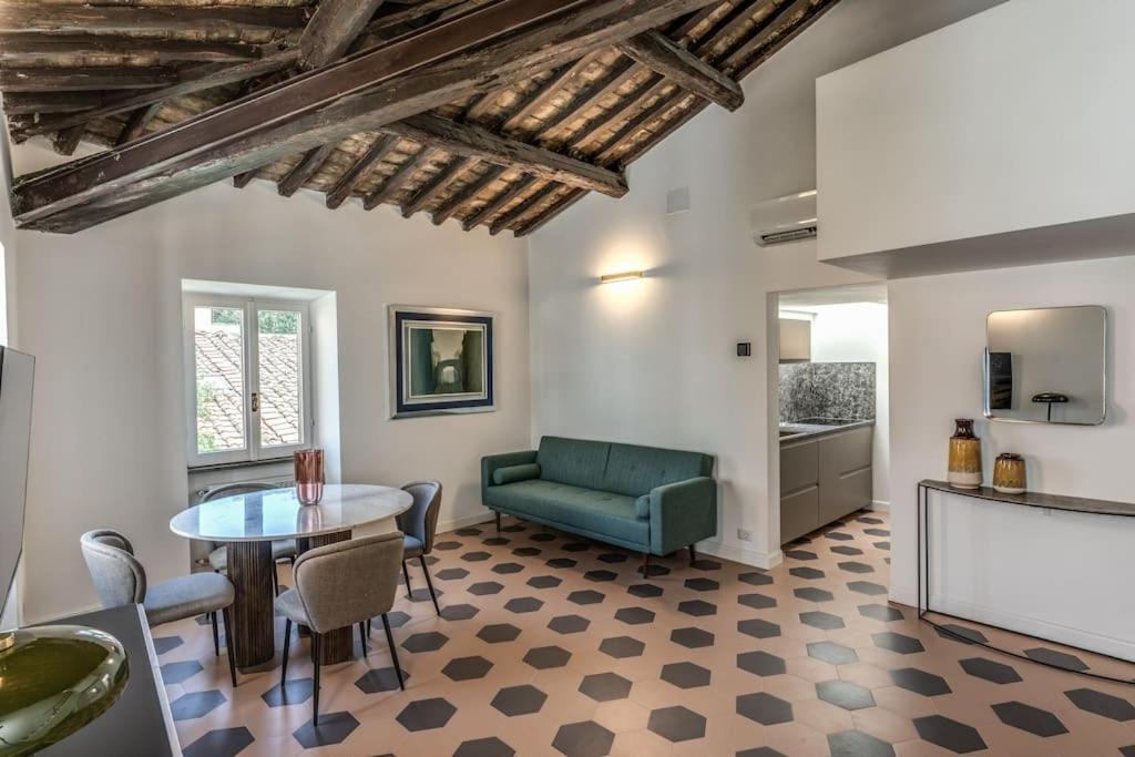 Cisterna 9 * Roma