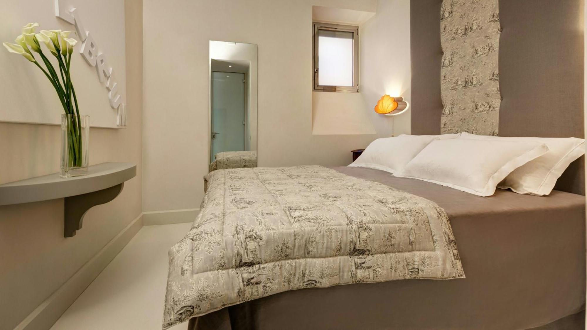Domus Domitia Luxury Living Apartamento *