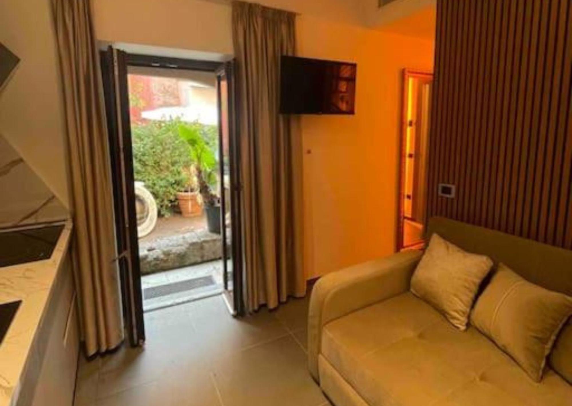 Exclusive With Private Garden - 5 Minutes From The Colosseum Pousada Roma