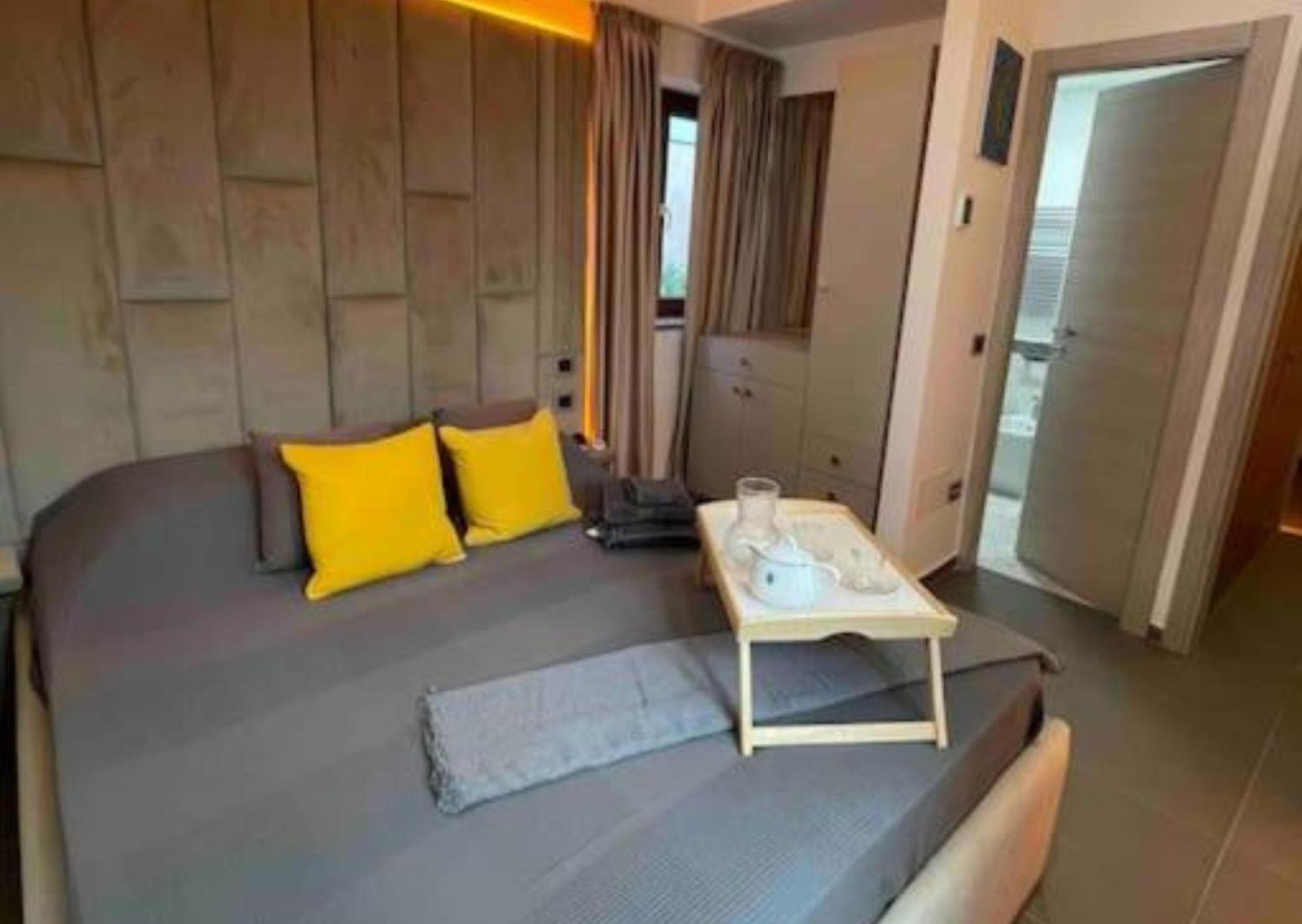 Exclusive With Private Garden - 5 Minutes From The Colosseum Pousada