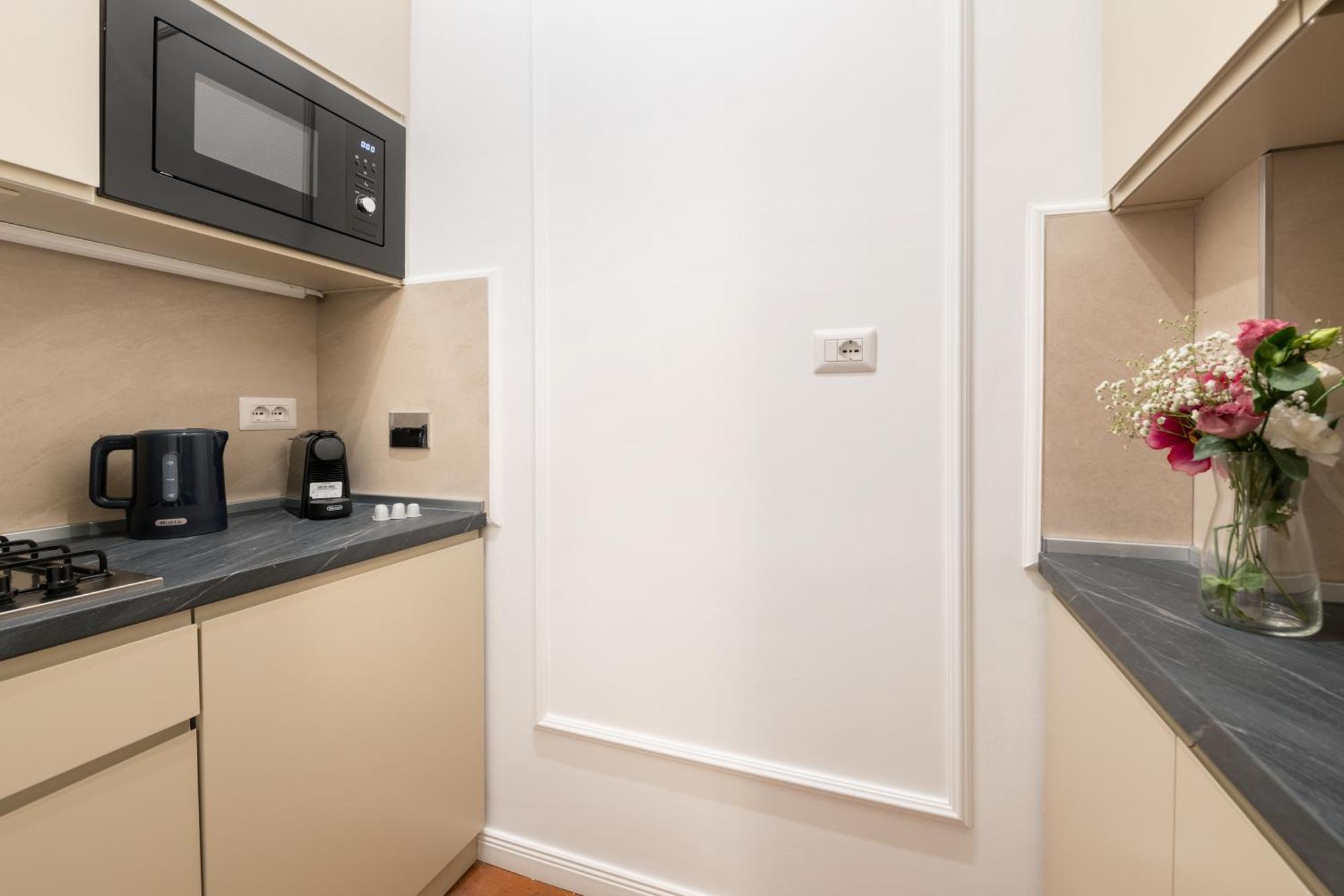 White Flat Termini Apartment Rome