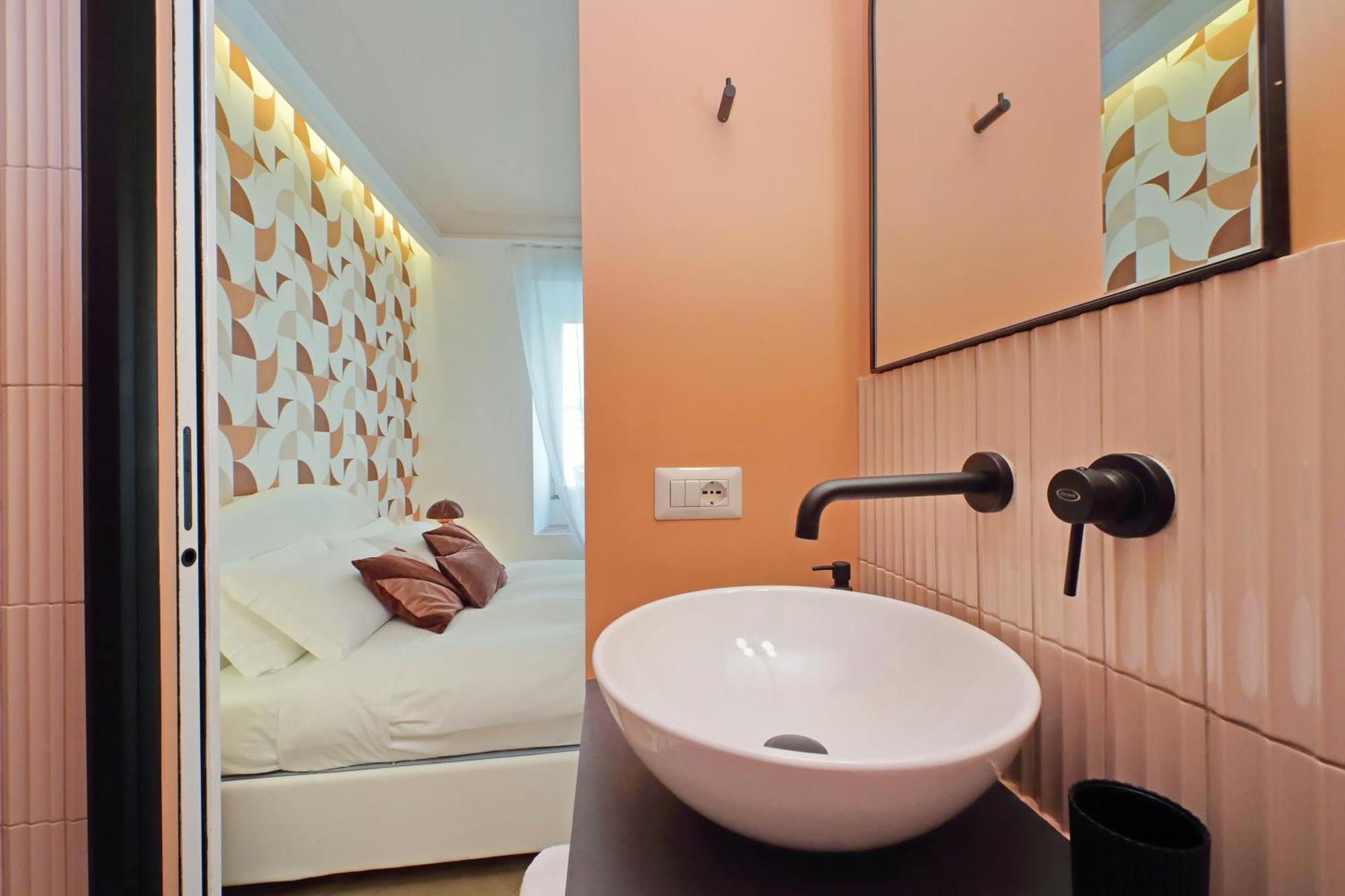 Ych-colorful And Classy Near Fori Imperiali