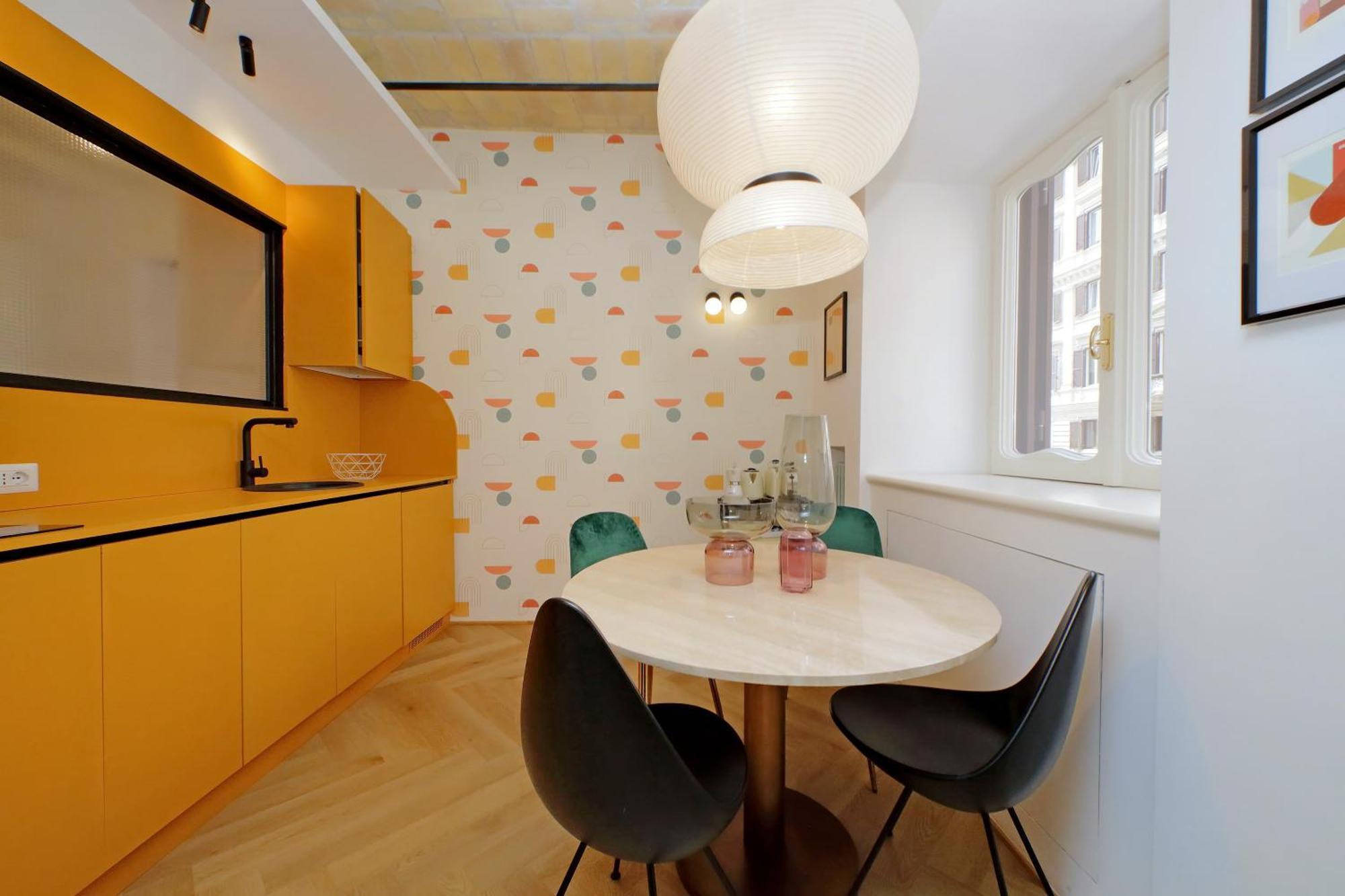 Ych-colorful And Classy Near Fori Imperiali Apartment