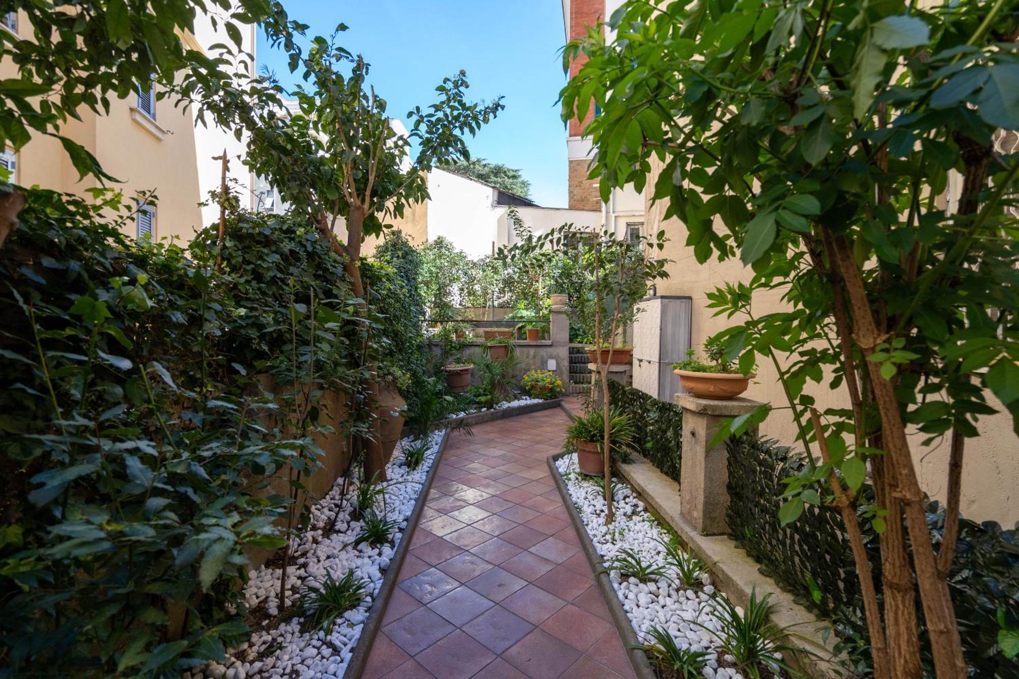 Centro Pochi Minuti - Con Giardino Privato Apartamento *