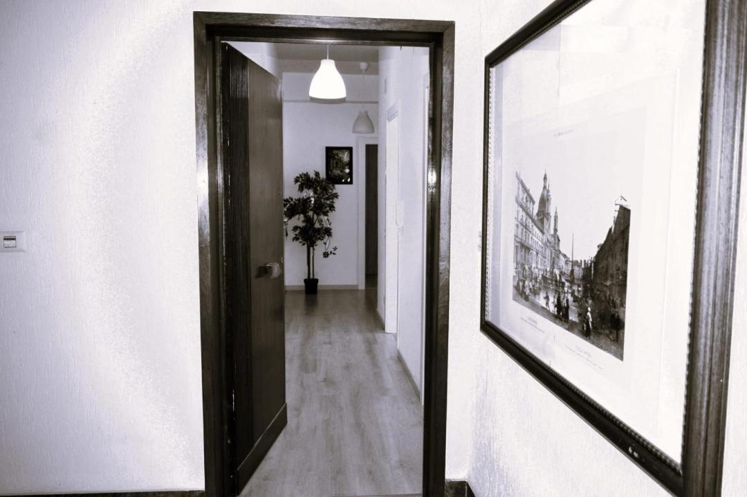 Fem House Apartment Rom