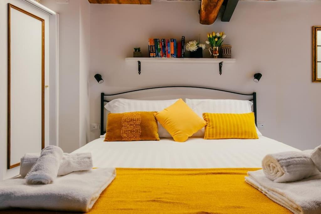Charming Restored Loft In The Heart Of Trastevere Leilighet Roma