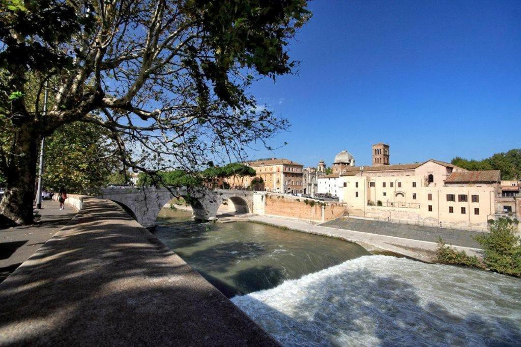 Charming Restored Loft In The Heart Of Trastevere * Roma