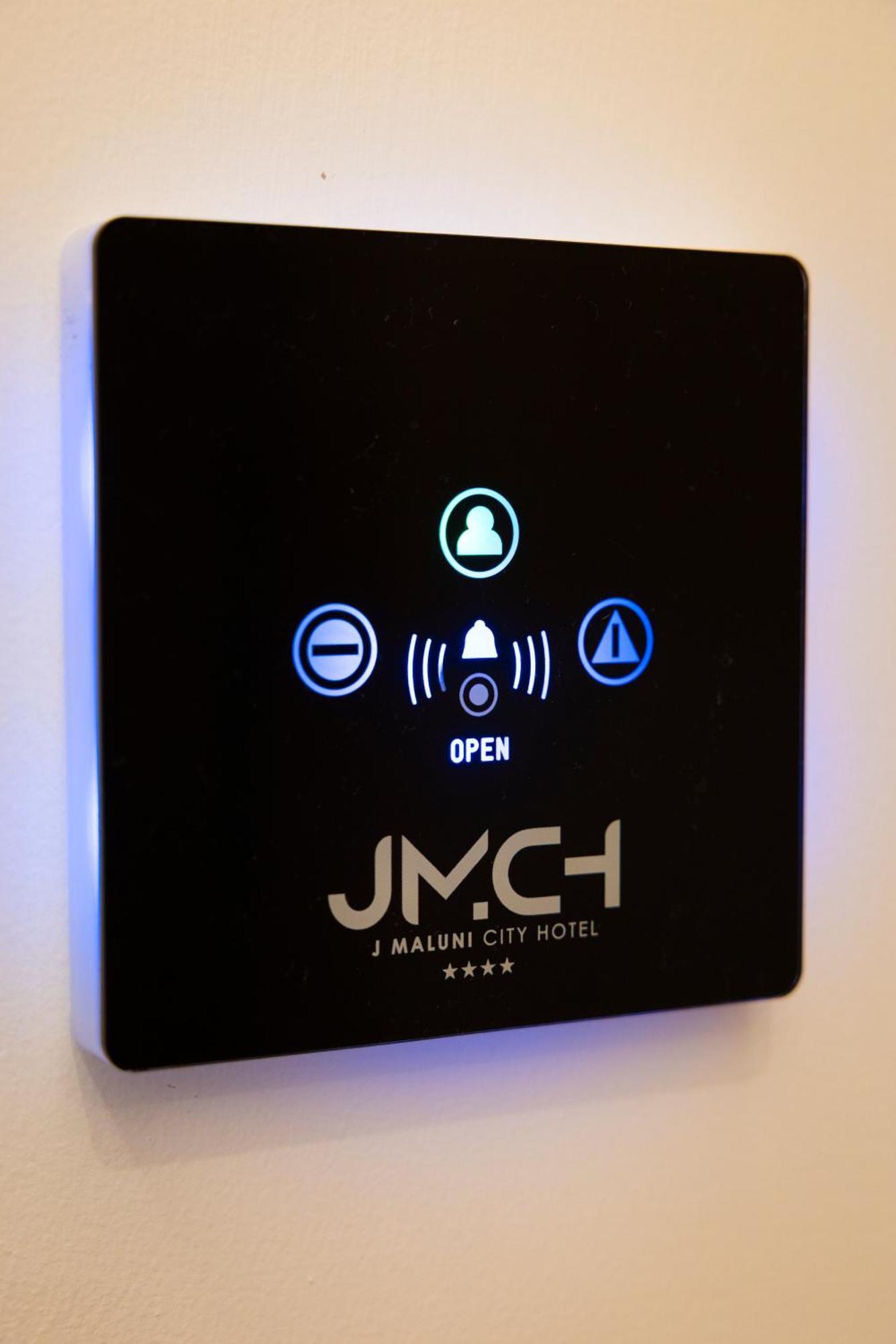 J Maluni Hotel 4*