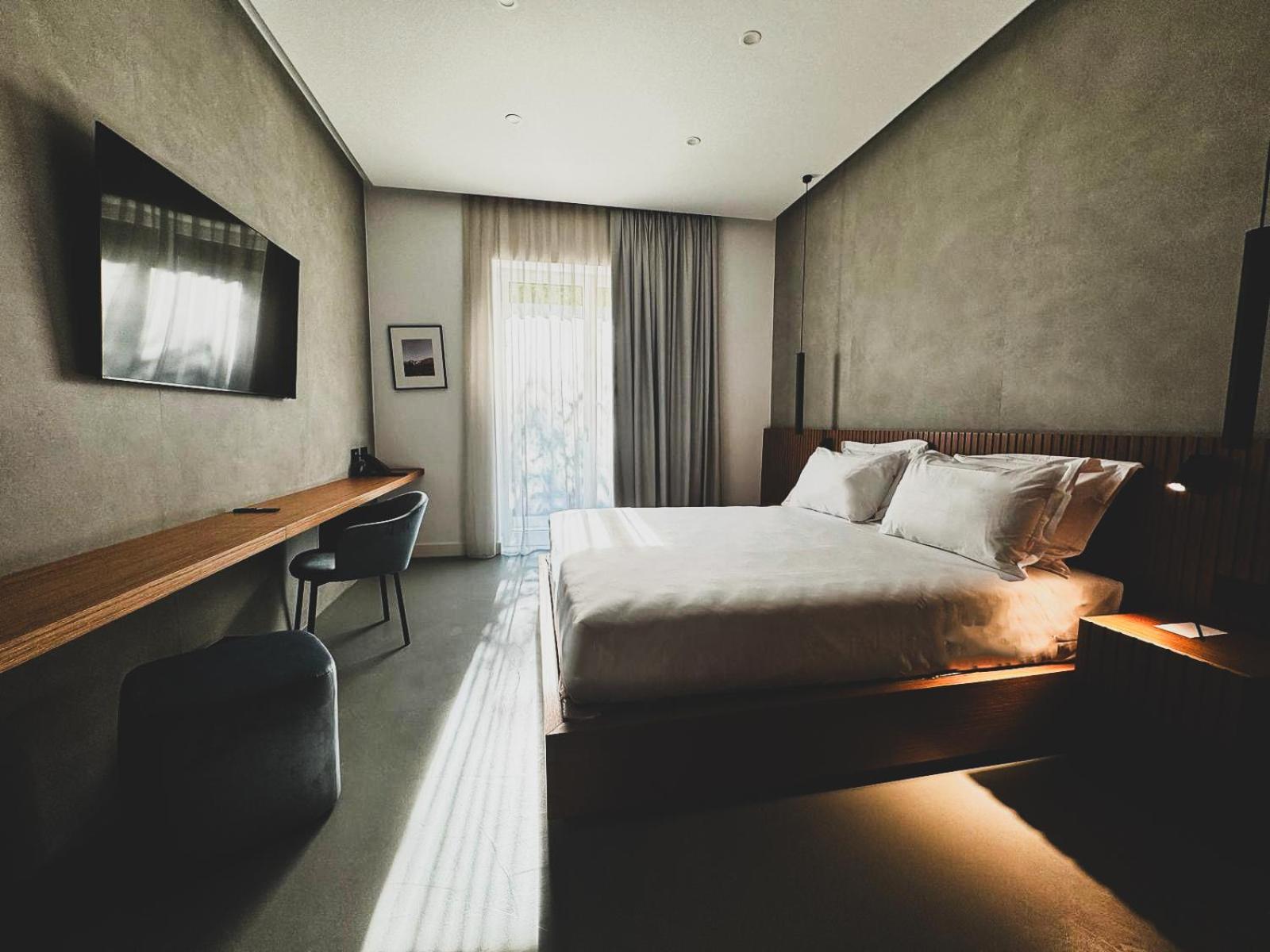 J Maluni Hotel 4*