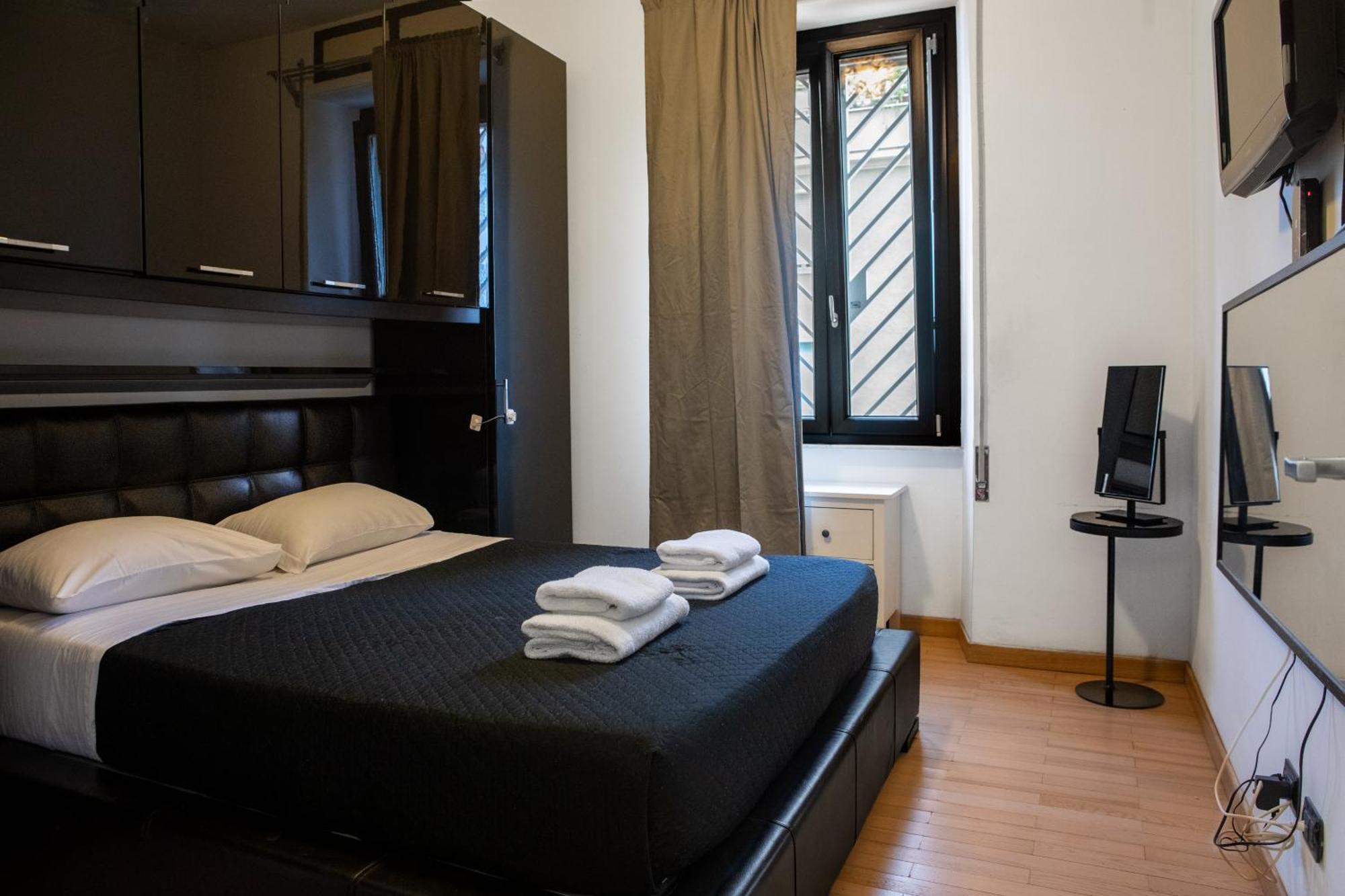 Suitte In San Giovanni Near Basilica - - Apartment *