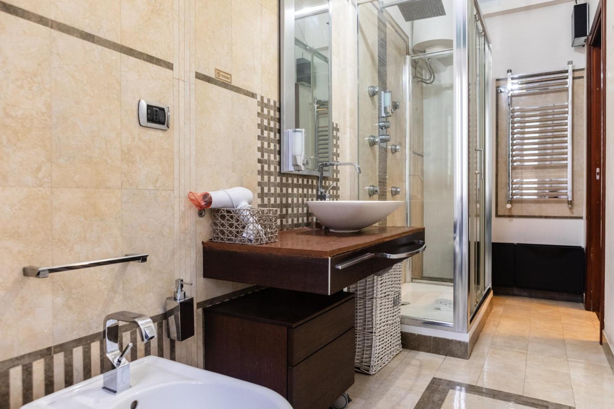 Suitte In San Giovanni Near Basilica - - Apartment