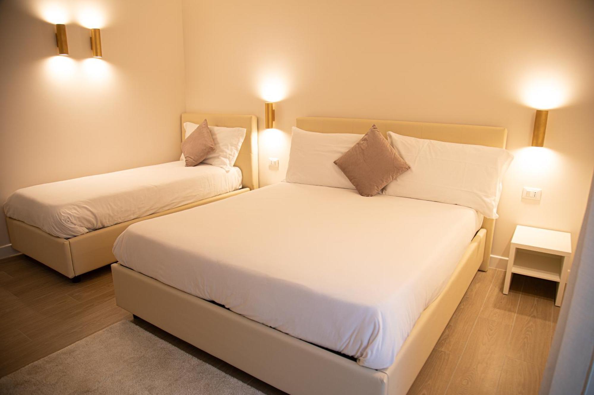 Roxy Luxury House