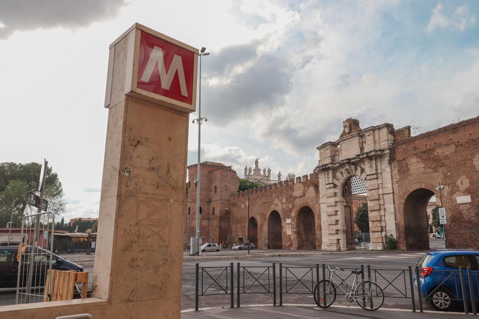 Re Di Rhome * Roma