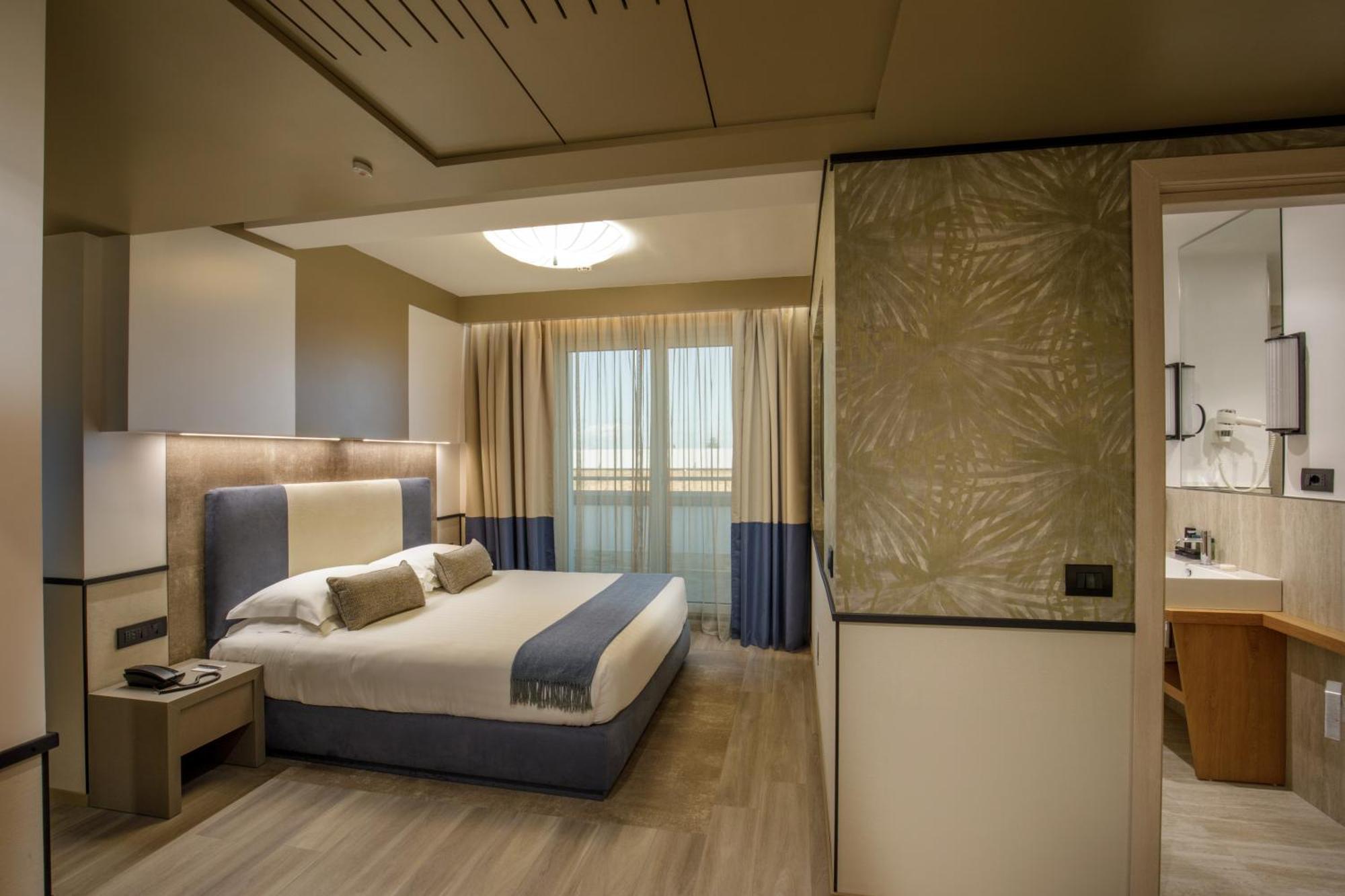 Hotel Domidea 4*