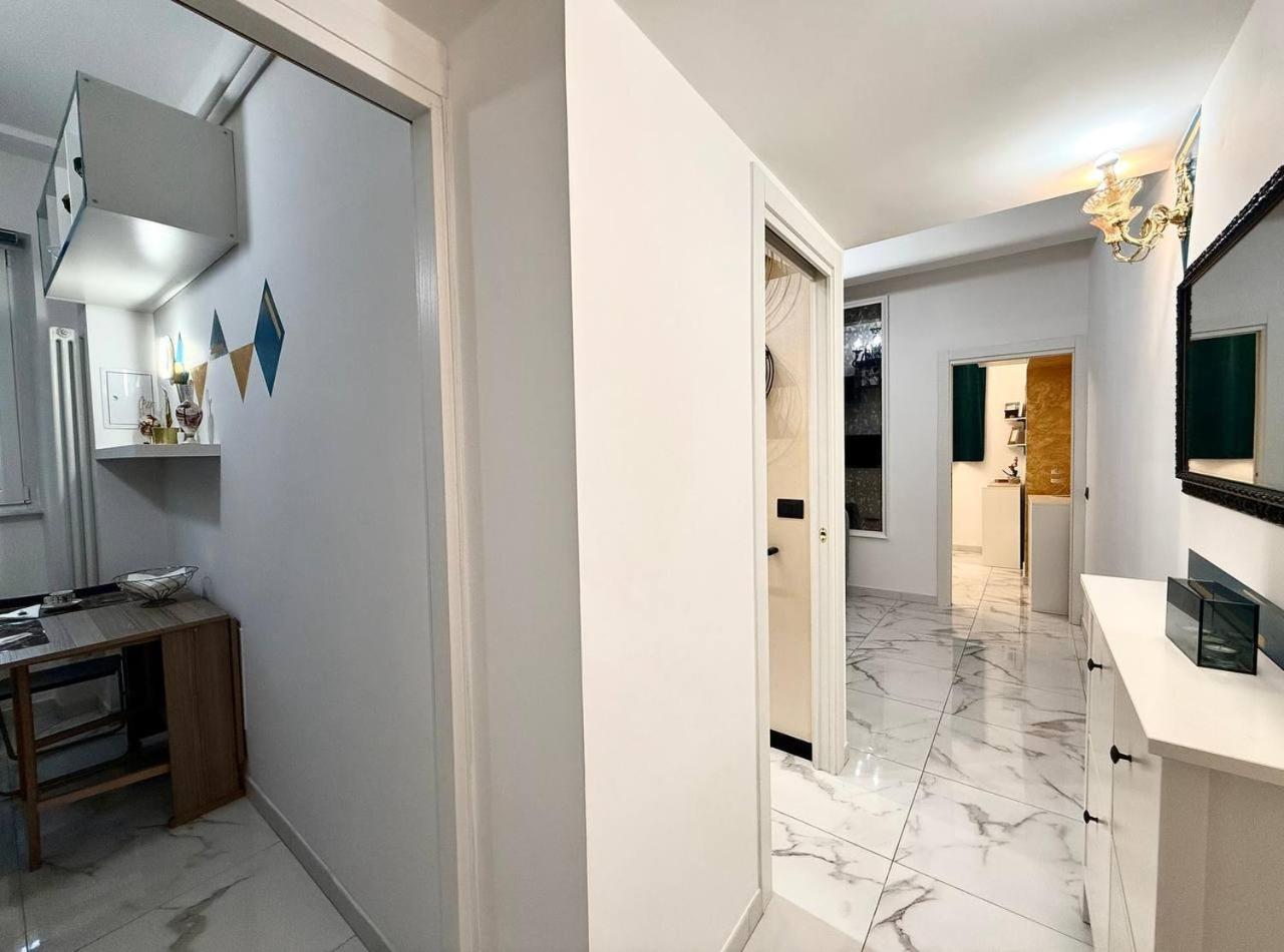 Change S House, Few Stops From St Peter S Appartamento
