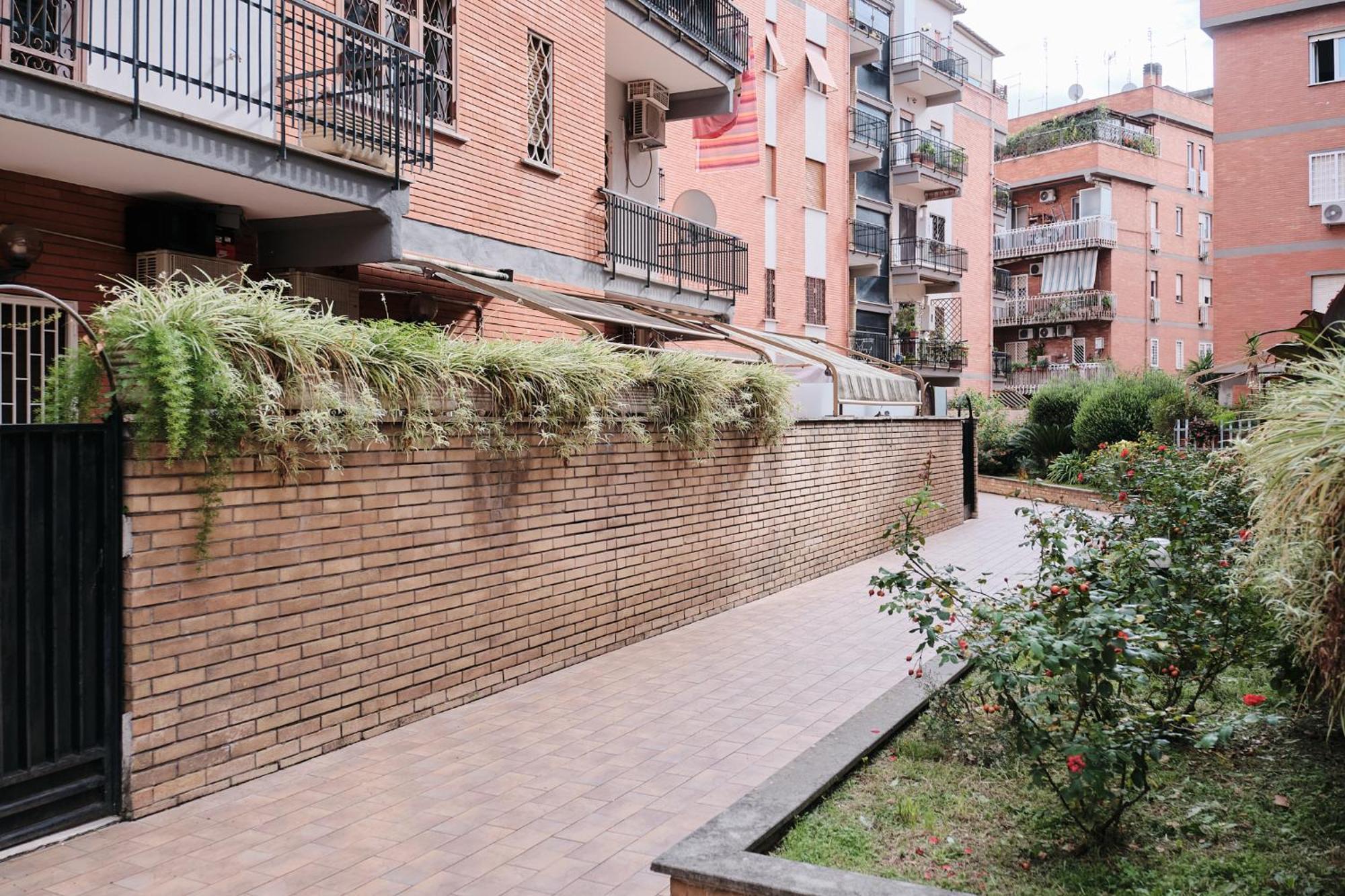 Parcheggio Gratuito, Wi-fi -netflix & Ac Apartamento