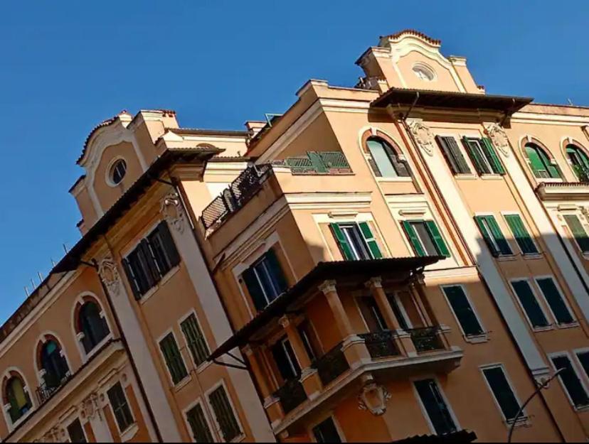 Ave Roma