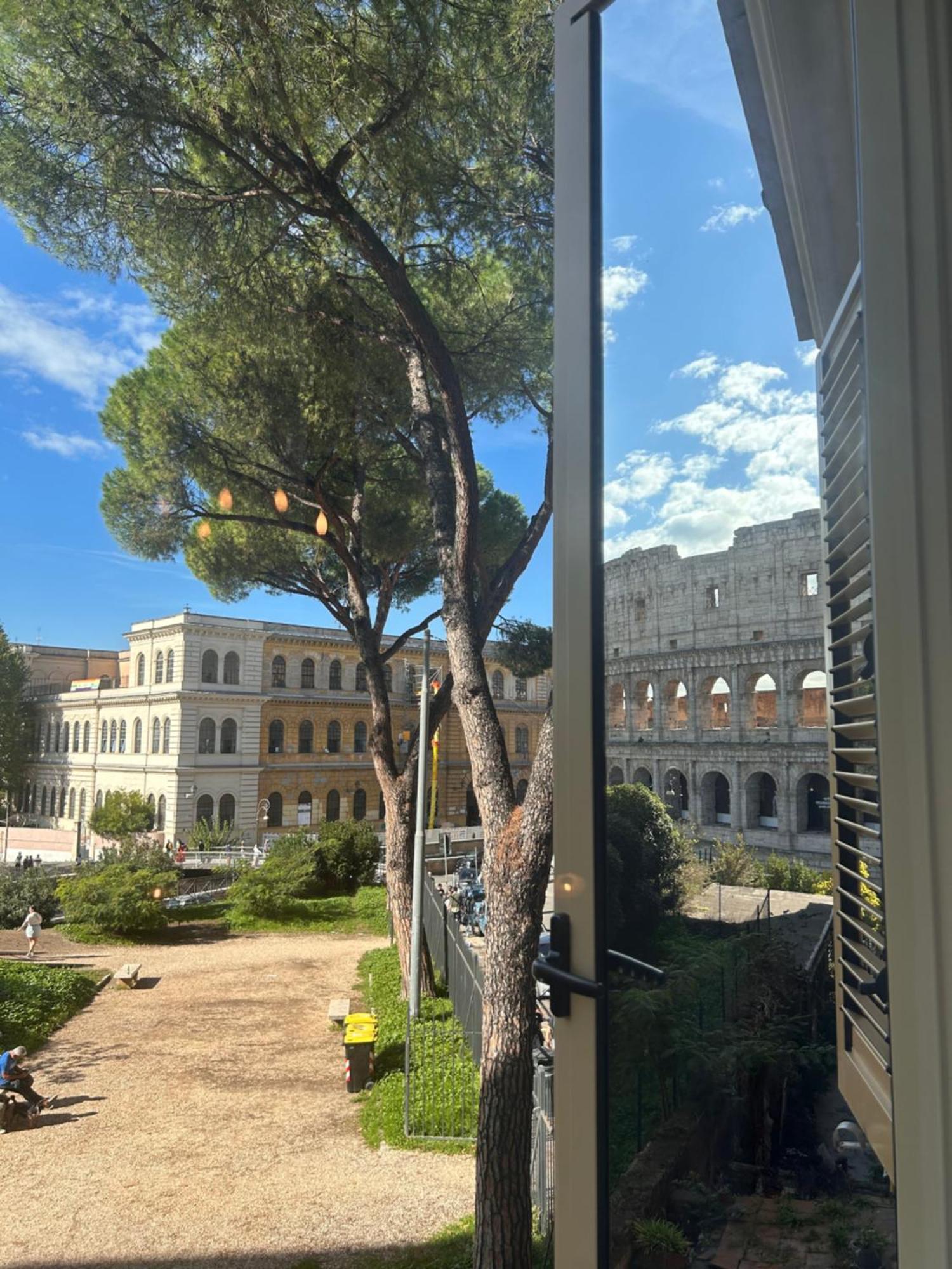 Romance Al Colosseo 3 Apartment *