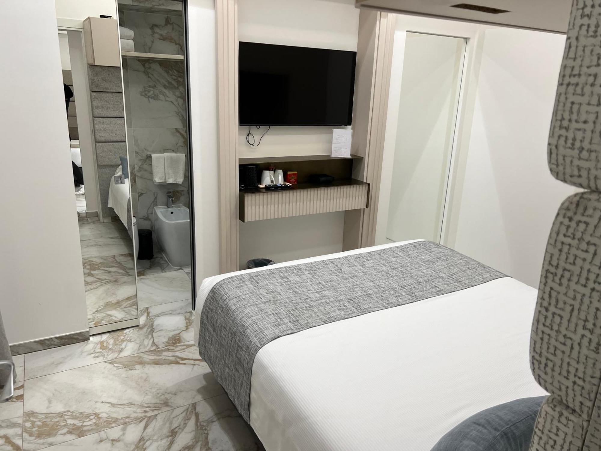 Maison Tritone Pensión 4*