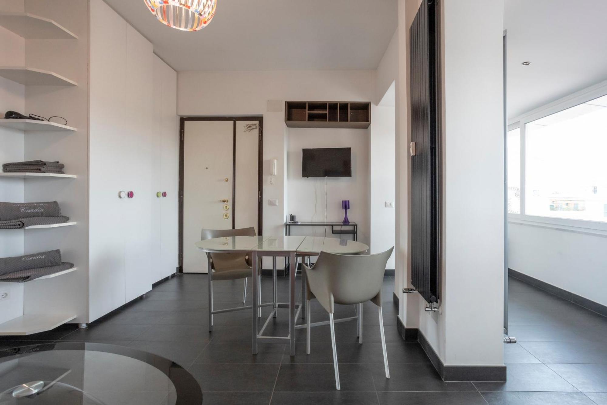 Homehouse Candia - Vatican Attic Roma