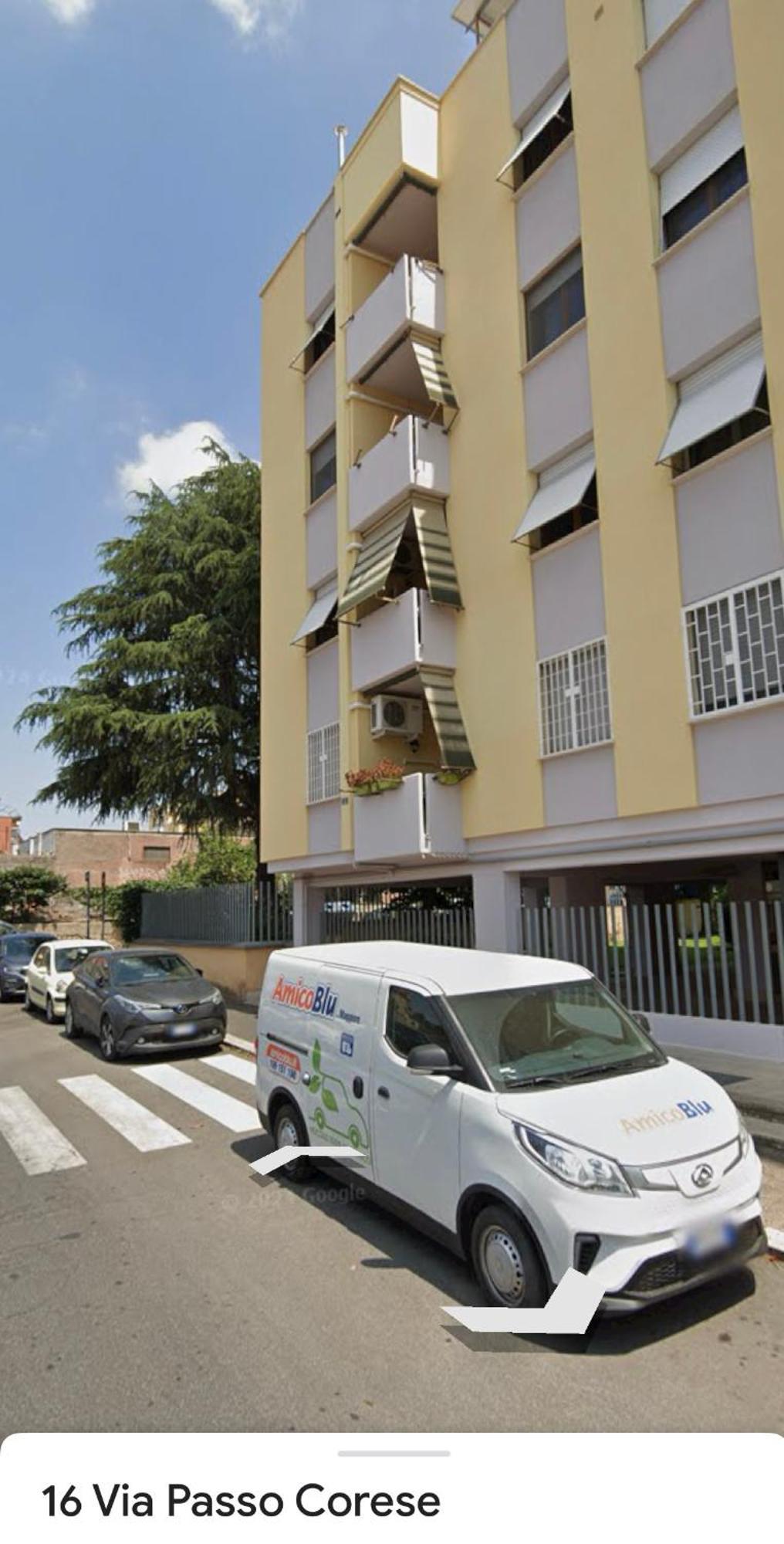 Grelly's House - In - 50 Meters From The Metro