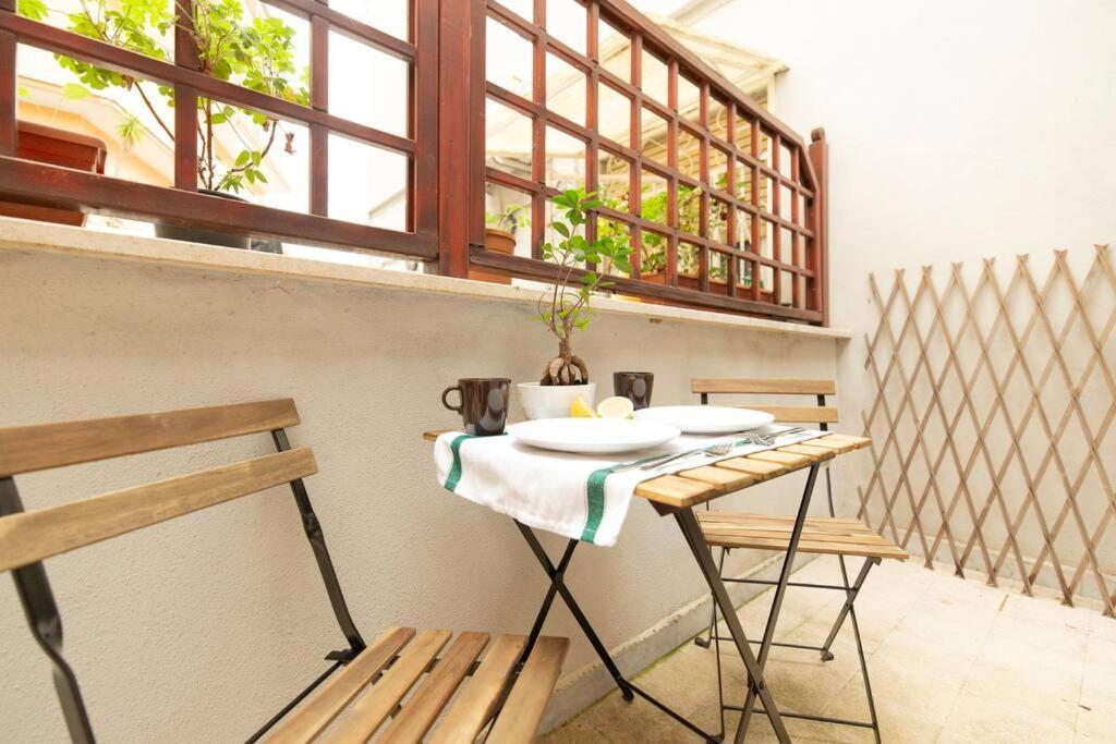 With Terrace 15 Min To Vatican & Trastevere Appartamento
