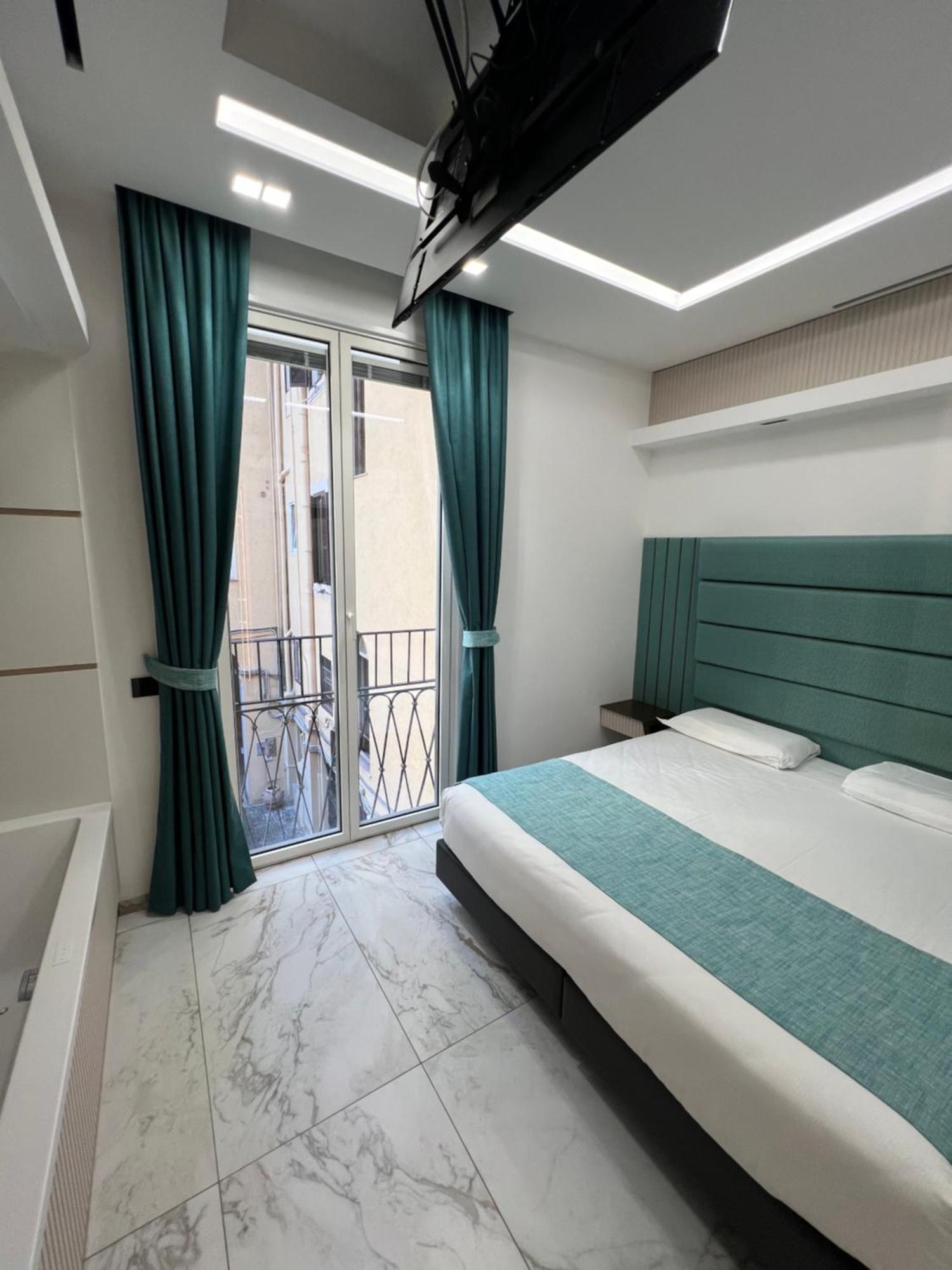 Maison Tritone Pensión 4*