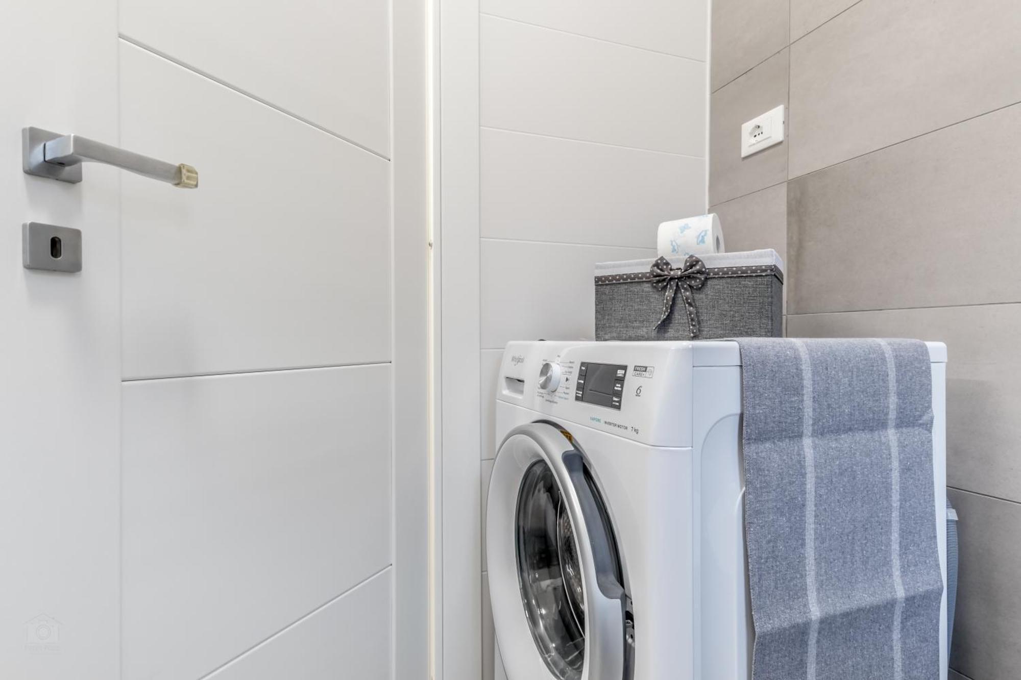 White Living R-home Appartamento Roma